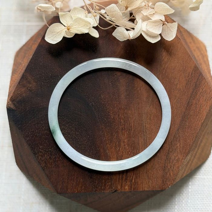Oval Jadeite Bangle