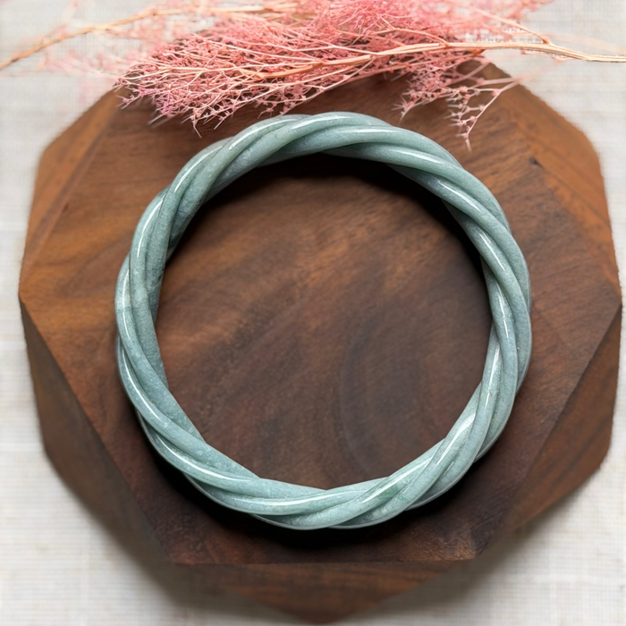 Guatemala Pleated Jadeite Bangle