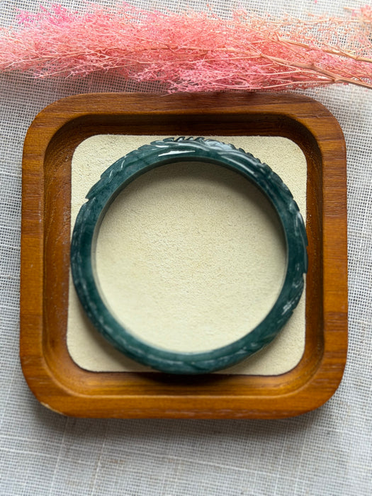 Carved Guatemala Jadeite Bangle