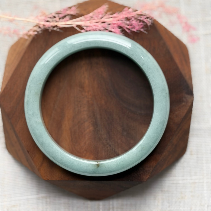 Round Jadeite Bangle