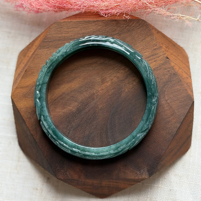 Carved Guatemala Jadeite Bangle