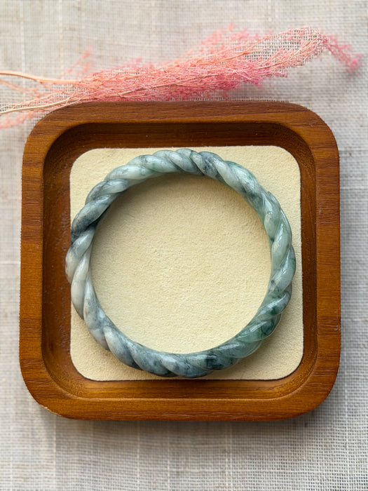 Pleated Jadeite Bangle