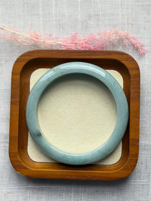 Round Jadeite Bangle