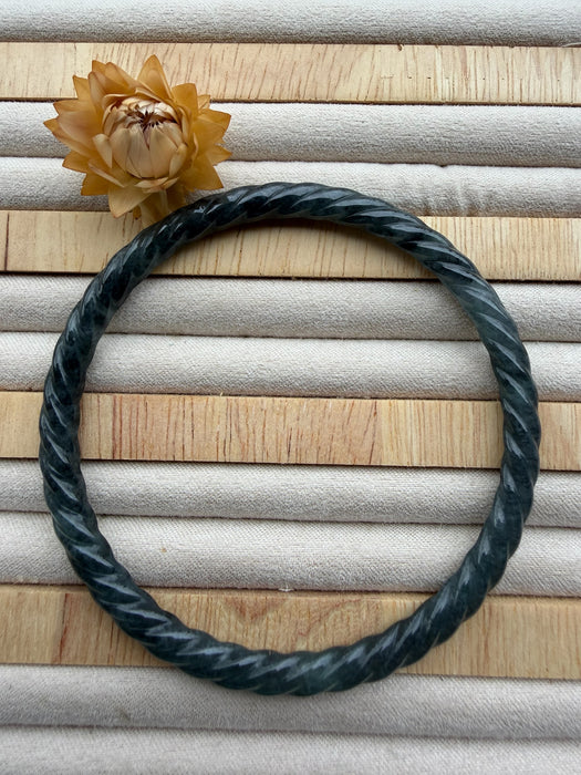 Black Wuji Pleated Jadeite Bangle (62 mm / 66mm)