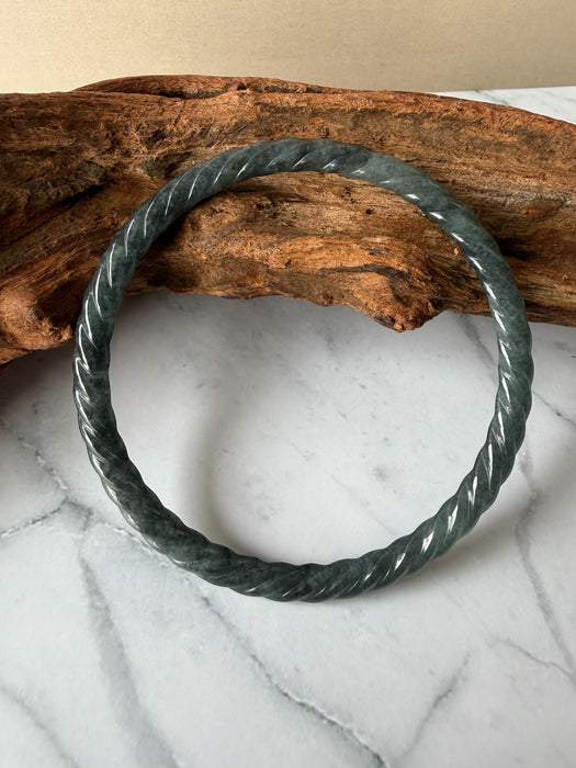 Black Wuji Pleated Jadeite Bangle (62 mm / 66mm)