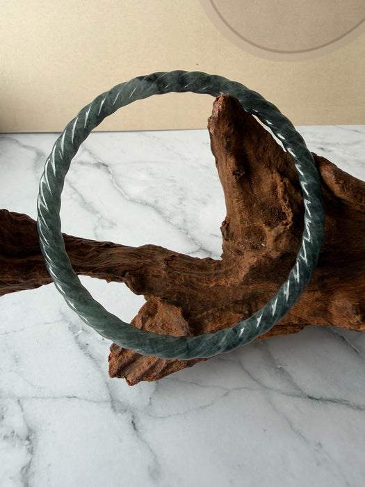 Black Wuji Pleated Jadeite Bangle (62 mm / 66mm)