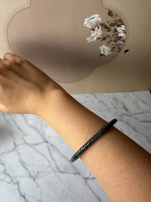 Black Wuji Pleated Jadeite Bangle (62 mm / 66mm)
