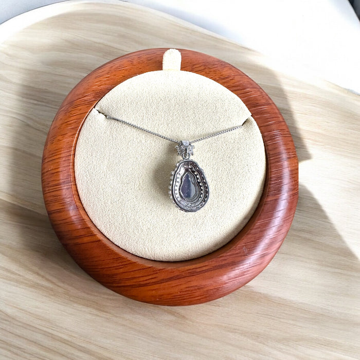 Hulu Jadeite Necklace