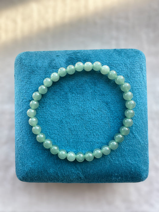 Guatemala Green Jadeite Bead Bracelet