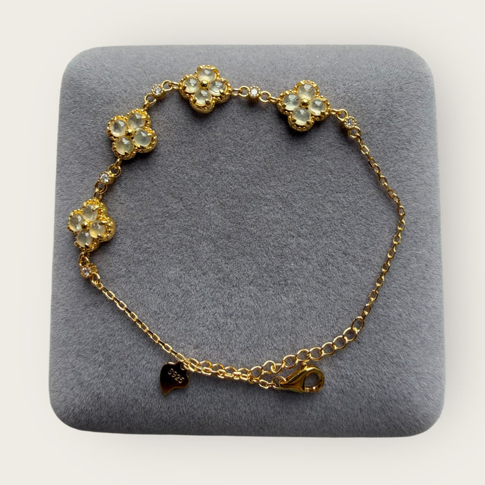 Glowy Clover Jadeite Bracelet