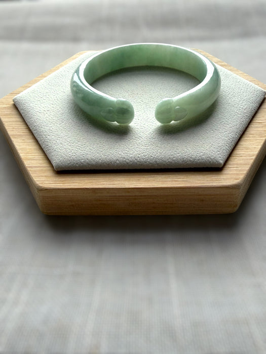 Cat Paw Jadeite Bangle
