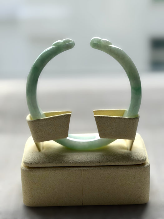 Cat Paw Jadeite Bangle