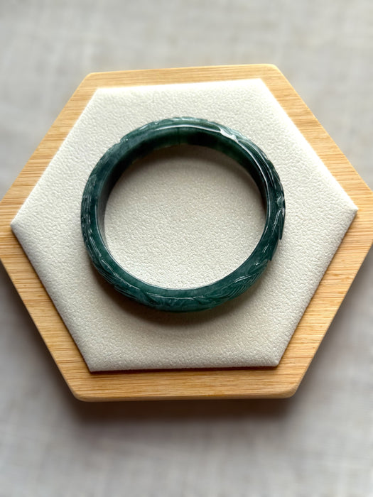 Carved Guatemala Jadeite Bangle