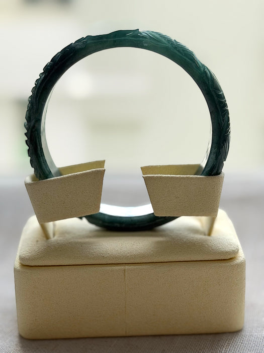 Carved Guatemala Jadeite Bangle