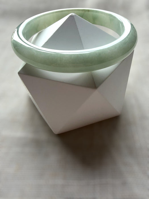 Round Green Jadeite Bangle