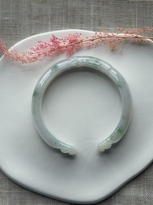 White Cat Paw Jadeite Bangle