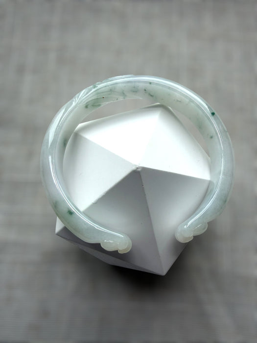 White Cat Paw Jadeite Bangle