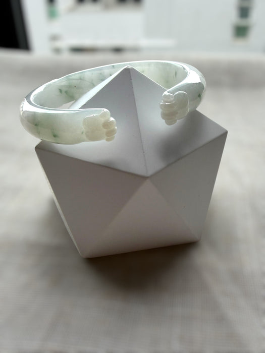 White Cat Paw Jadeite Bangle