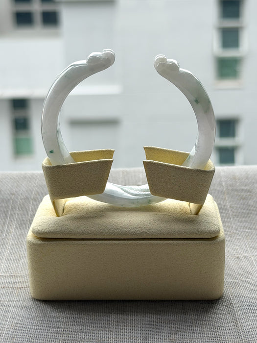White Cat Paw Jadeite Bangle